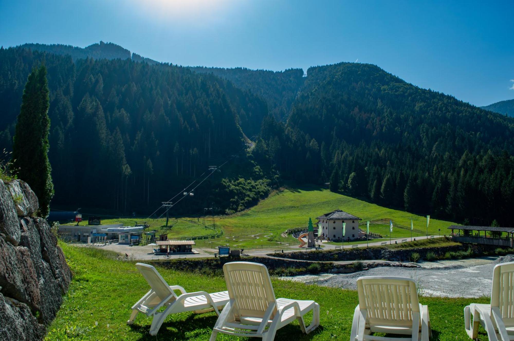 Hotel Serena - Tre Cime Views アウロンツォ・ディ・カドーレ エクステリア 写真